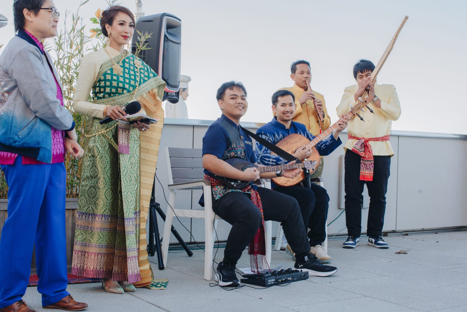 {"ARInfo":{"IsUseAR":false},"Version":"1.0.0","MakeupInfo":{"IsUseMakeup":false},"FaceliftInfo":{"IsChangeEyeLift":false,"IsChangeFacelift":false,"IsChangePostureLift":false,"IsChangeNose":false,"IsChangeFaceChin":false,"IsChangeMouth":false,"IsChangeThinFace":false},"BeautyInfo":{"IsAIBeauty":false,"OldBeautyCount":1,"IsSharpen":false,"SwitchMedicatedAcne":false,"IsBrightEyes":false,"IsOldBeauty":false,"IsReduceBlackEyes":true},"HandlerInfo":{"AppName":2},"FilterInfo":{"IsUseFilter":false}}